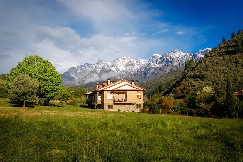 Área de Autocaravanas Potes: Vanventure CamperPark - Potes