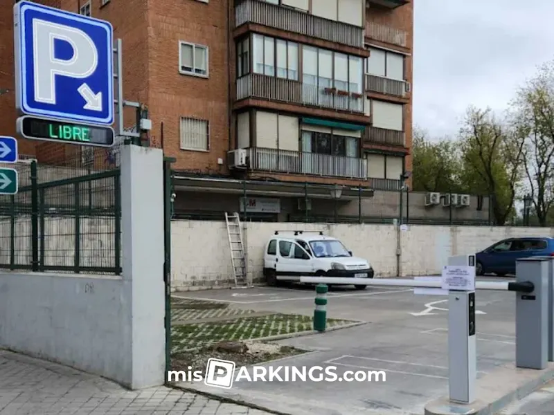 [P] Parking La Paz - Llano Castellano - Aparcamiento en Madrid - foto 2