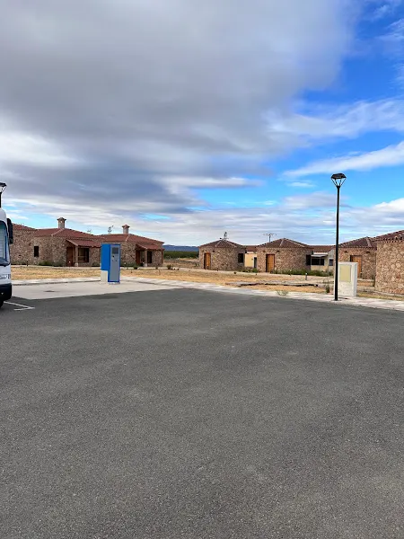 Área de Autocaravanas - Aparcamiento público en Saucedilla - foto 2