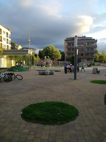 Aparcamiento - Aparcamiento en Alcanadre - foto 3