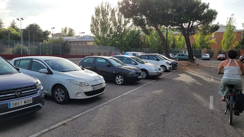La Leyenda Parking - Mucientes