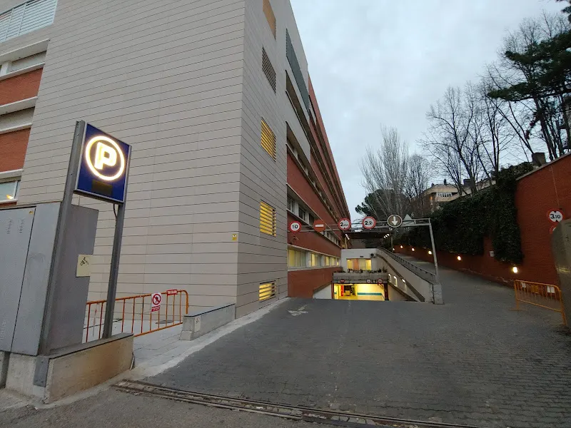 Parking Hospital Universitario La Zarzuela - Aparcamiento en Madrid - foto 4