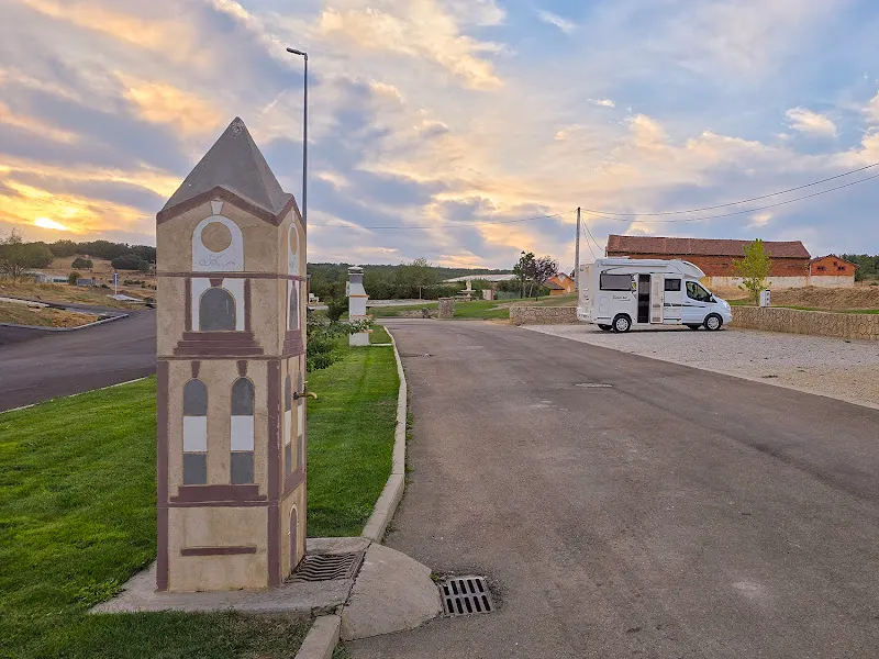 Área Autocaravanas - Almanza