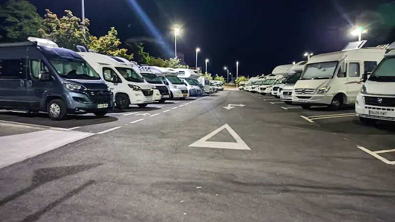 Parking de Caravanas y Autocaravanas Palomera - León