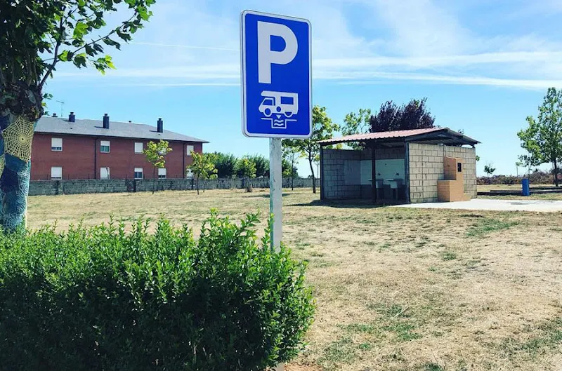 Area Autocaravanas con servicios aguas - Ferreruela