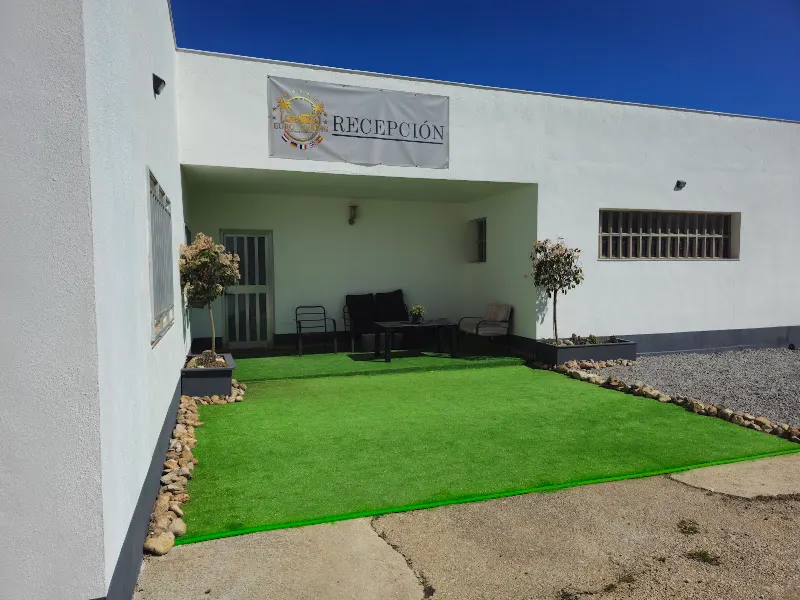 Euro parking - Camping para caravanas en San Rafael del Rio - foto 2