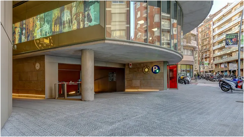 PARKING NN LA ROTONDA - Aparcamiento público en Barcelona - foto 2