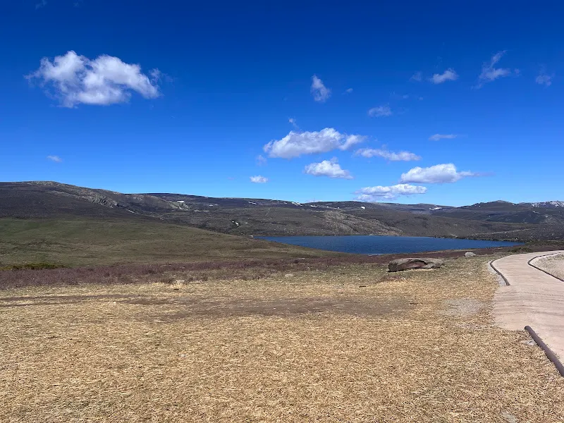 Aparcamiento de la Laguna de los Peces - Aparcamiento gratuito en Galende - foto 2