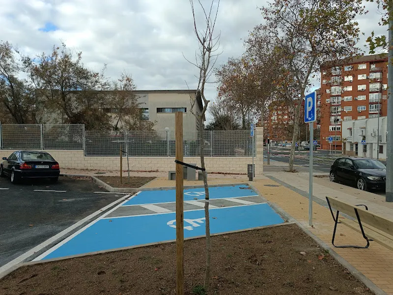 Aparcamiento disuasorio - Cáceres