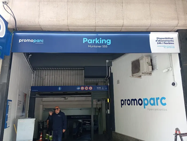 Parking Públic - Aparcamiento cubierto en Barcelona - foto 2