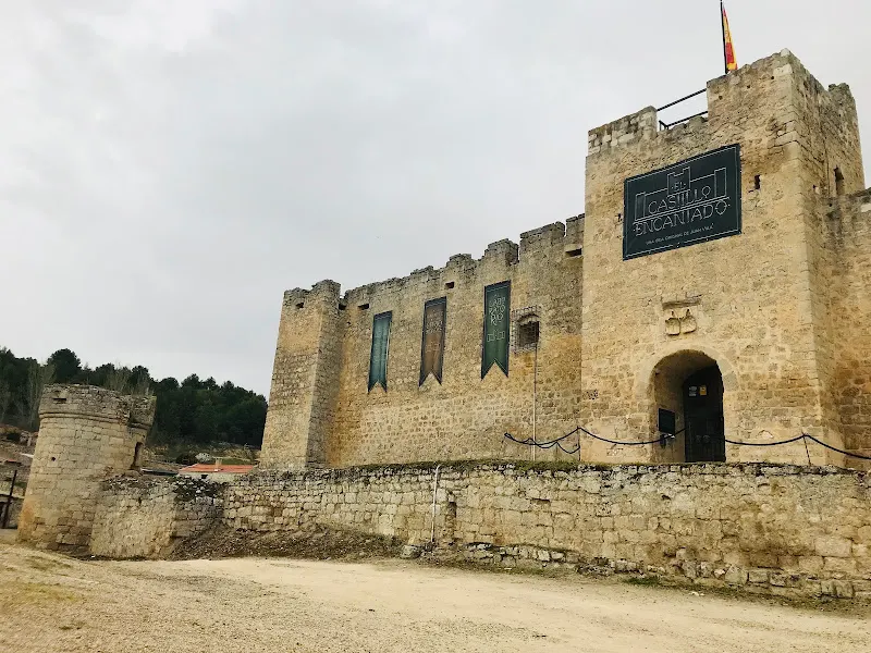 Parking Castillo Encantado - Aparcamiento gratuito en Trigueros del Valle - foto 2