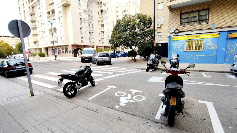 Aparcamiento para Motos - Aparcamiento para motos en Zaragoza - foto 2