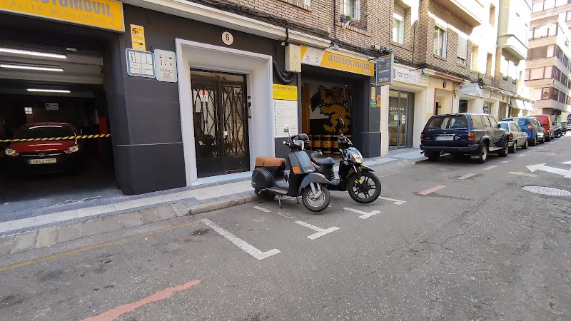 Aparcamiento para Motos - Aparcamiento para motos en Zaragoza - foto 2