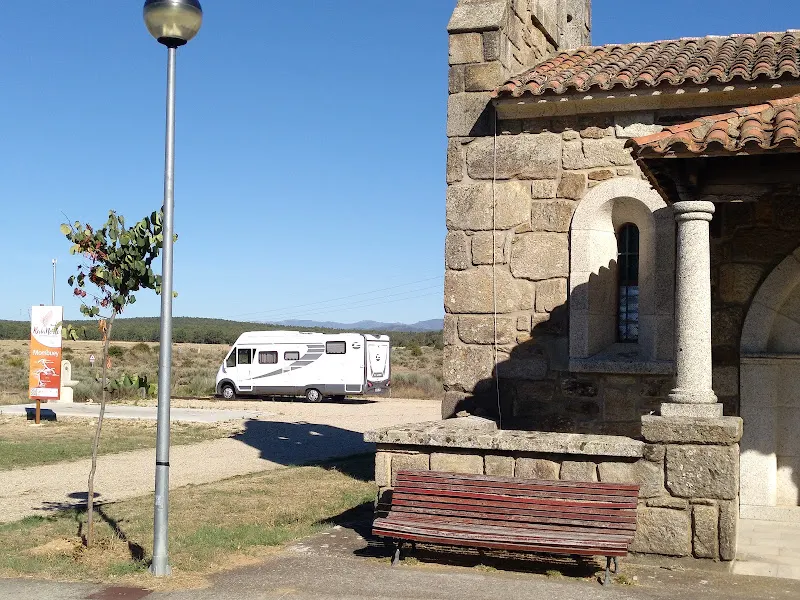 Área AC - Estacionamiento de autocaravanas en Mombuey - foto 2
