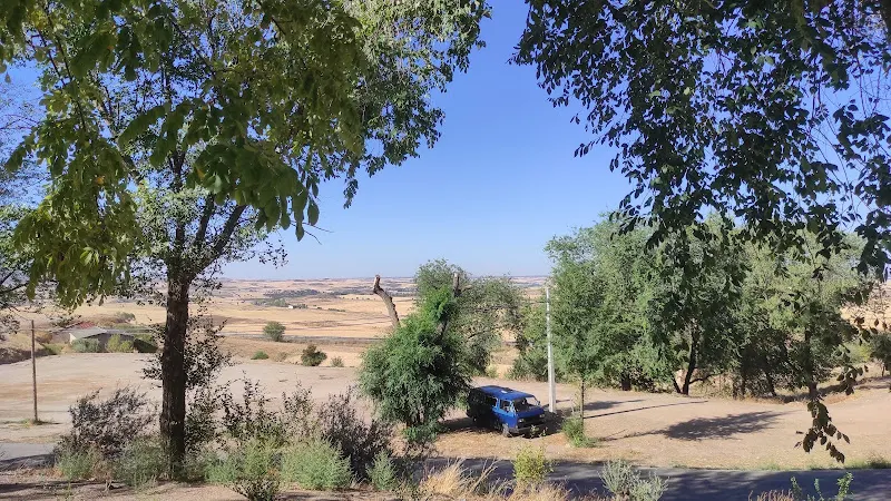 Aparcamiento durante los fines de semana - Hita