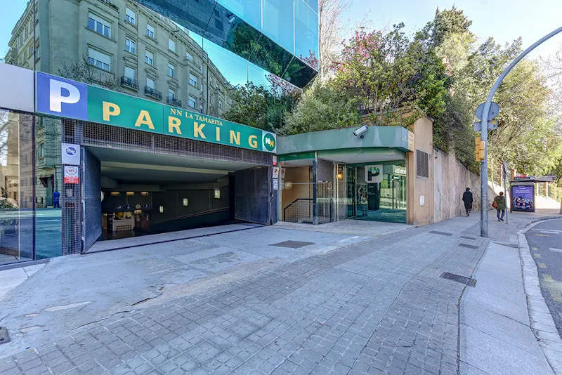 PARKING NN LA TAMARITA - Aparcamiento cubierto en Barcelona - foto 2