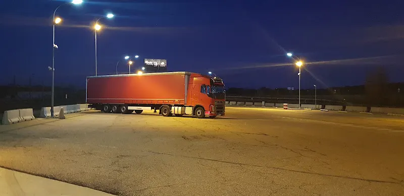 Parking de camiones mowiz TRUCK – Repsol VALDECARPINTEROS - Sancti-Spiritus