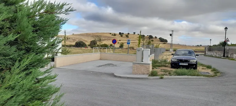 Area autocaravanas La dehesa de Vegas - Estacionamiento de autocaravanas en Ávila - foto 2