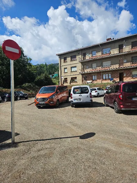 Aparcament public - Aparcamiento gratuito en Vallcebre - foto 2