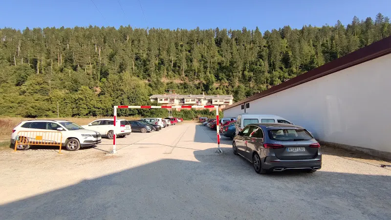 Aparcamiento Público Gratuito - Aparcamiento en Ochagavia/Otsagabia - foto 2