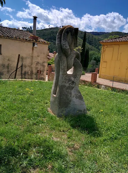 Aparcament - Aparcamiento gratuito en Boadella i les Escaules - foto 2