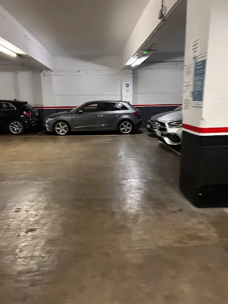 [P] Parking Plaça Vila de Gràcia
