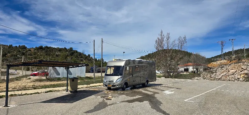 Parking autocaravanas - Estacionamiento de autocaravanas en Huerta del Marquesado - foto 2