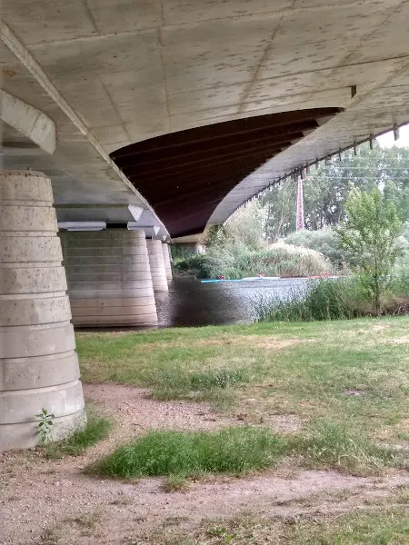Aparcamiento público gratuito en superficie de "Las Bernardas" - Aparcamiento gratuito en Salamanca - foto 2