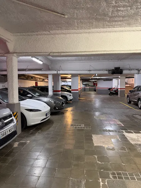[P] Parking Villarroel - Sant Antoni