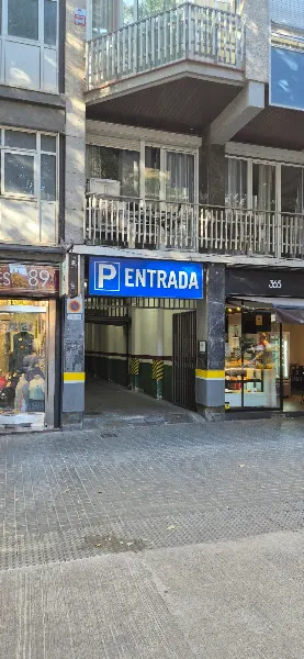 Parking - Aparcamiento en Barcelona - foto 2