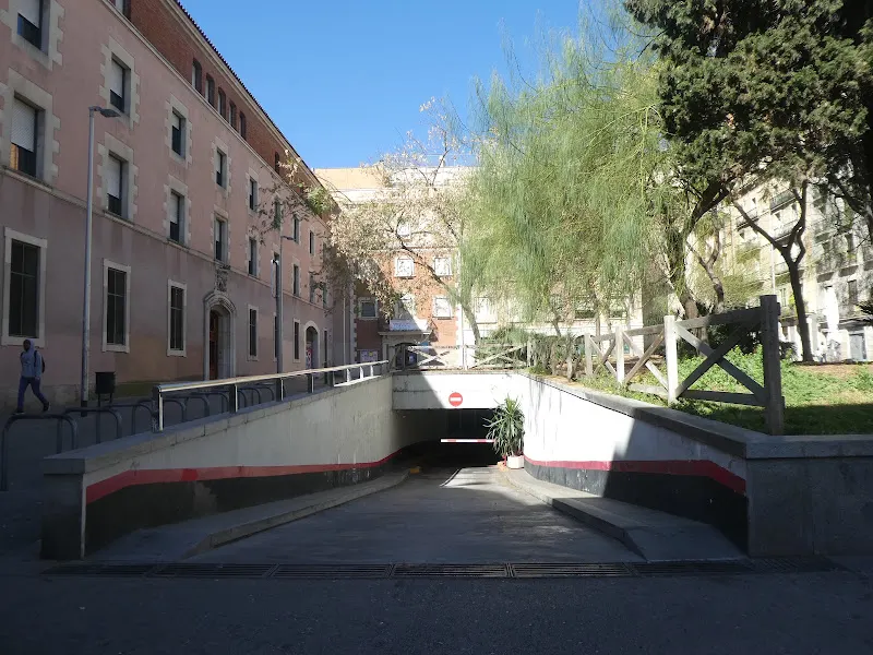 Plaza de Castilla - Aparcamiento en Barcelona - foto 2