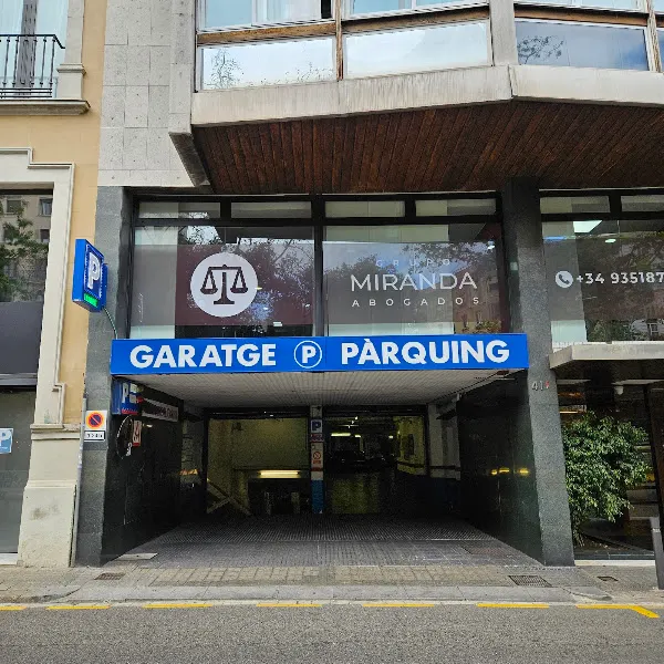 Garatge Parking Madison - Casa de les Punxes - Aparcamiento en Barcelona - foto 2