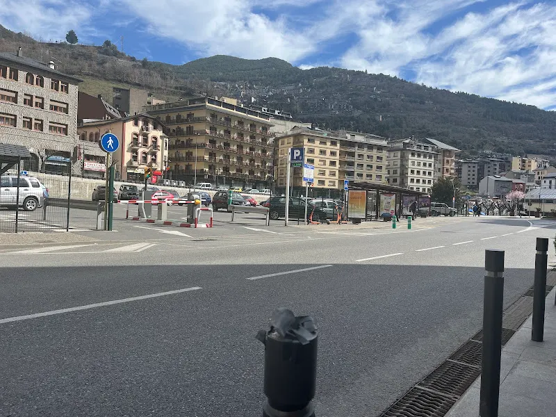 Aparcament comunal del Prat Nou - Aparcamiento cubierto en Seu dUrgell (La) - foto 2
