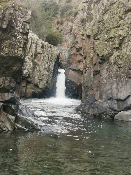 Aparcamiento de La Vereda - Aparcamiento gratuito en Campillo de Ranas - foto 3