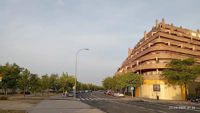 Aparcamiento Descampado Las Rosas