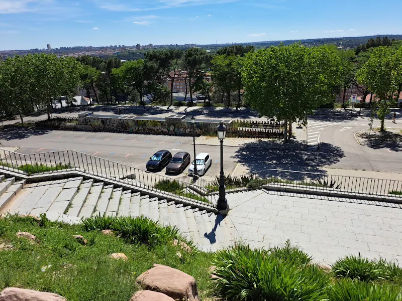Calle de Ferraz, 1 Parking