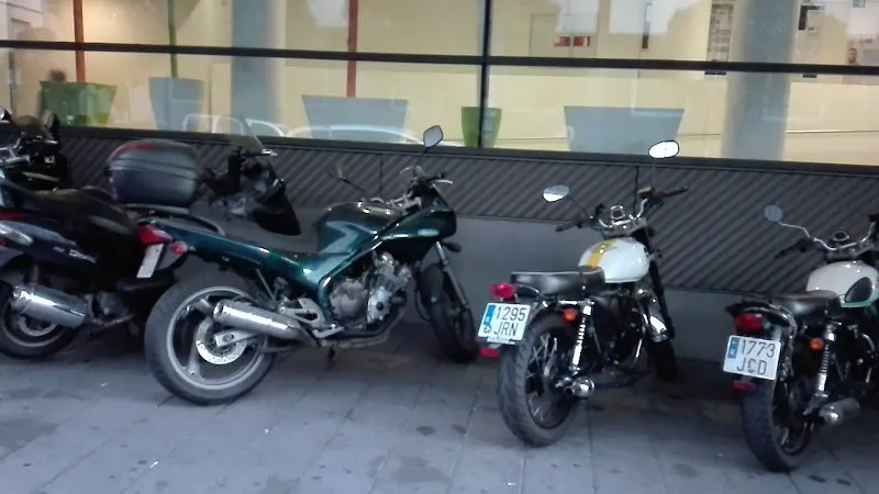 Párking de motos c/ Dr. Castelo - c/ Maíquez - Madrid