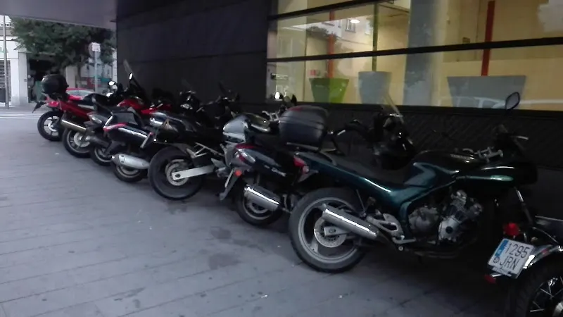 Párking de motos c/ Dr. Castelo - c/ Maíquez - Aparcamiento para motos en Madrid - foto 2
