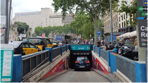 Parking Saba Bamsa Plaça Catalunya - Rambles - Aparcamiento en Barcelona - foto 2
