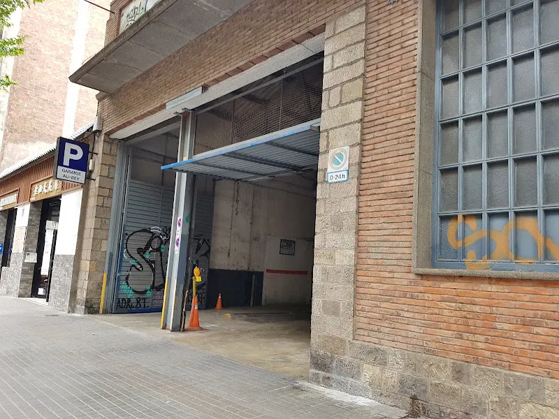 Garatge Ali-Bey - Aparcamiento cubierto en Barcelona - foto 2