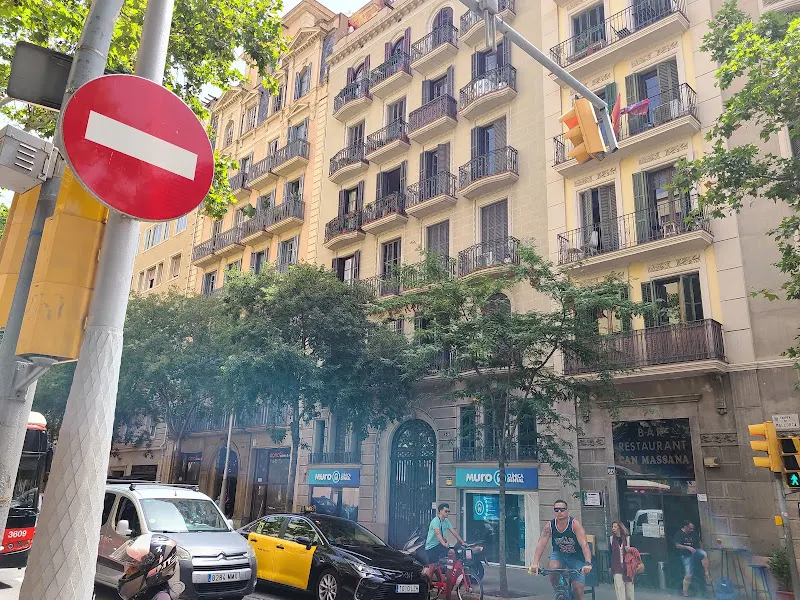Carrer de Provença, 420 Garage - Aparcamiento en Barcelona - foto 2