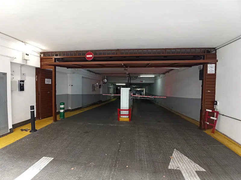 Parking H.Elizalde - Aparcamiento cubierto en Barcelona - foto 2