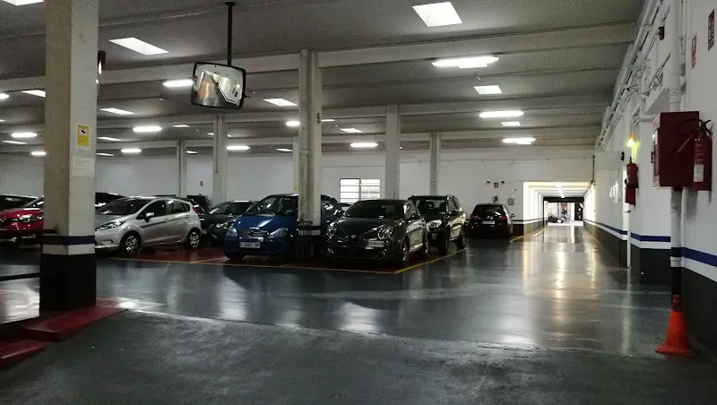Parking - Aparcamiento cubierto en Barcelona - foto 2
