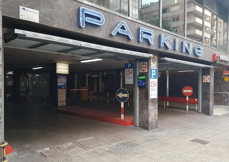 Carrer de Balmes, 155 Garage