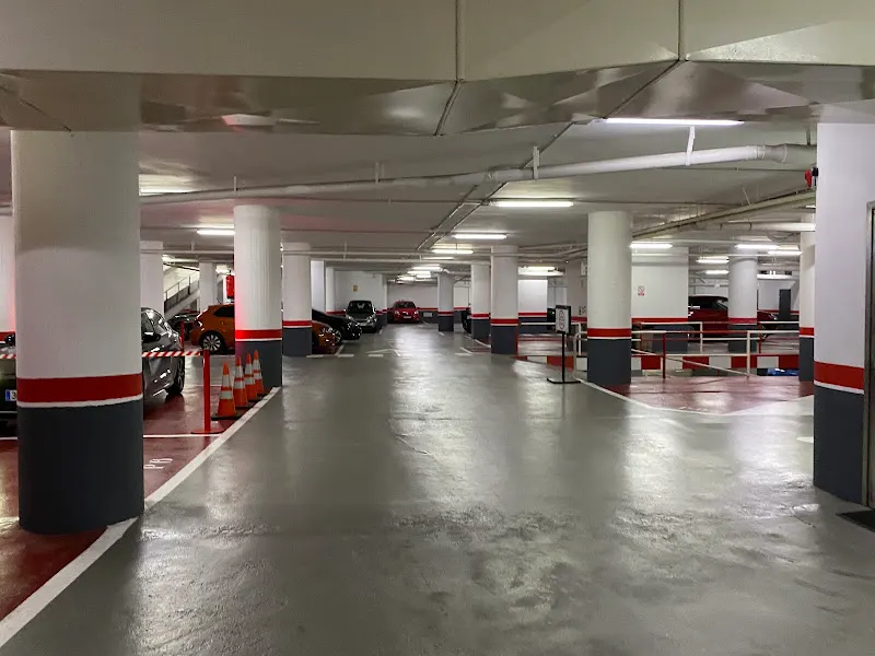 Garatge PARKING BLAU (accés Còrsega)