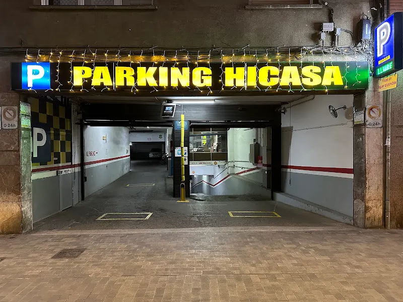 Plazas de Parking Venta O Alquiler - Aparcamiento cubierto en Barcelona - foto 2
