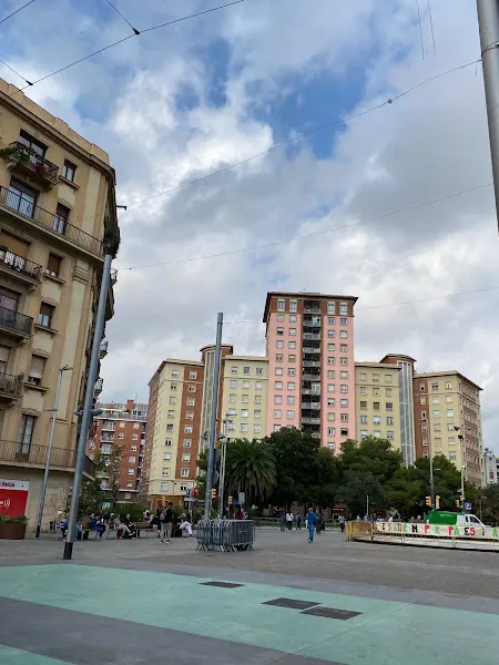 Plaça de Sants - Aparcamiento en Barcelona - foto 2