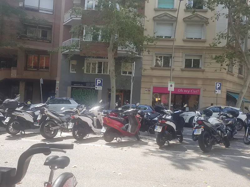 [P] Zona de aparcamiento reservada para motos - Aparcamiento para motos en Barcelona - foto 2