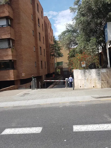 Parking - Aparcamiento en Barcelona - foto 2