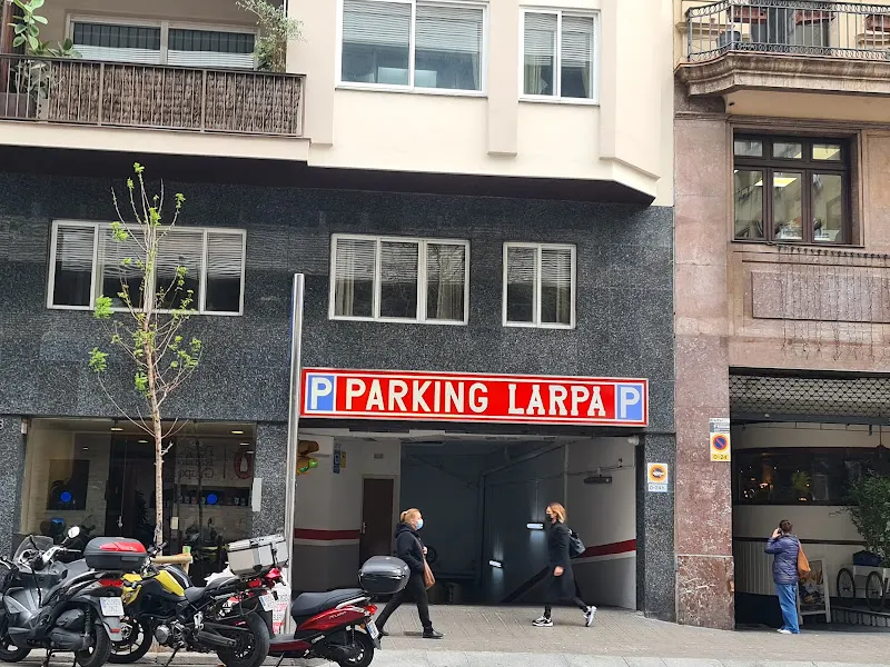 Parking Larpa - Aparcamiento cubierto en Barcelona - foto 2